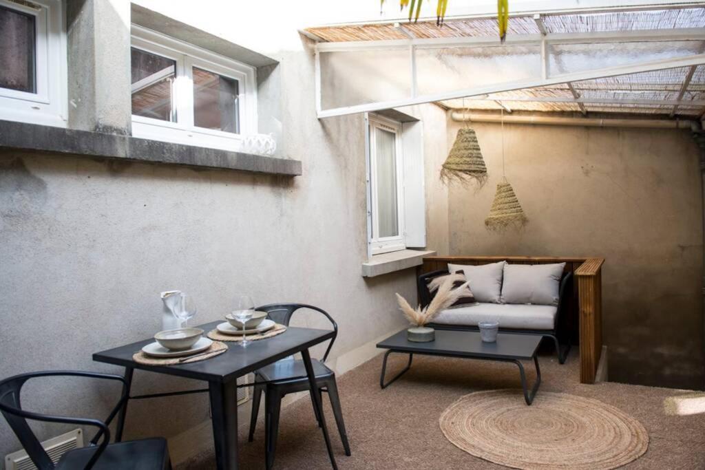 L'Etage Et Son Patio Apartment Ruelle-sur-Touvre Екстериор снимка